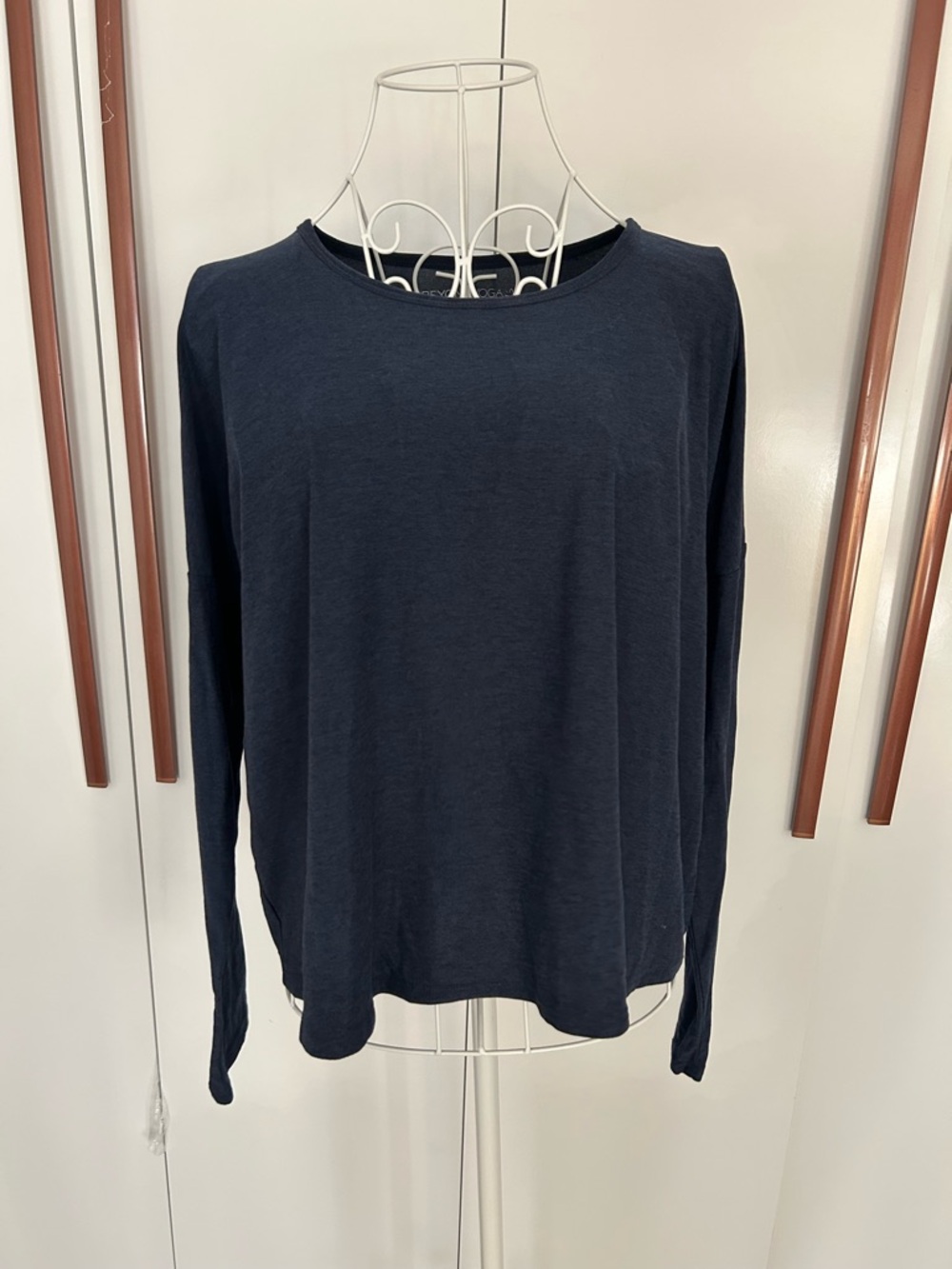 Beyond Yoga, featherweight, Navy long sleeve pullover